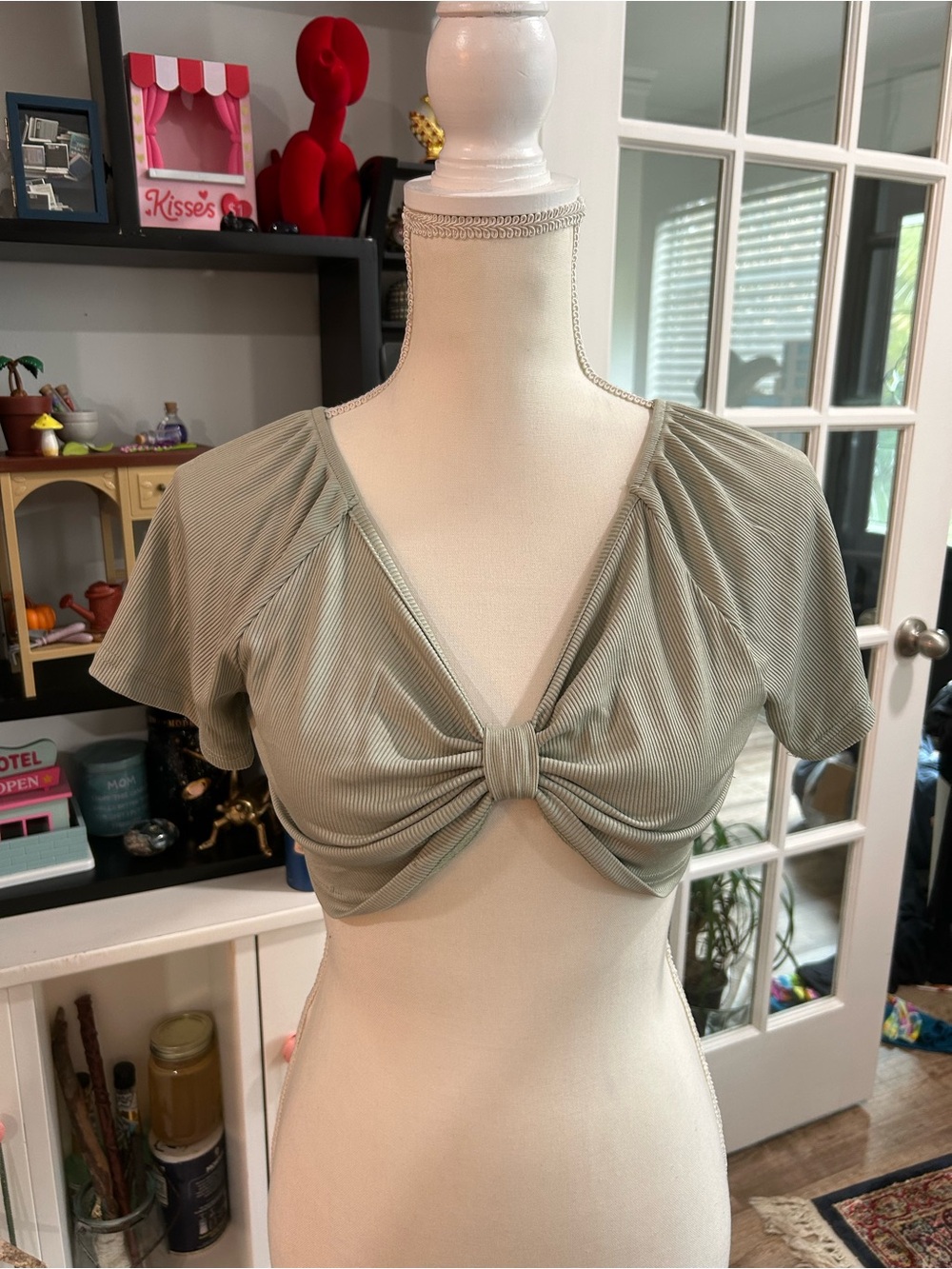 4-25$ ROMWE Sage Green Ribbed Knot-Front Crop Top